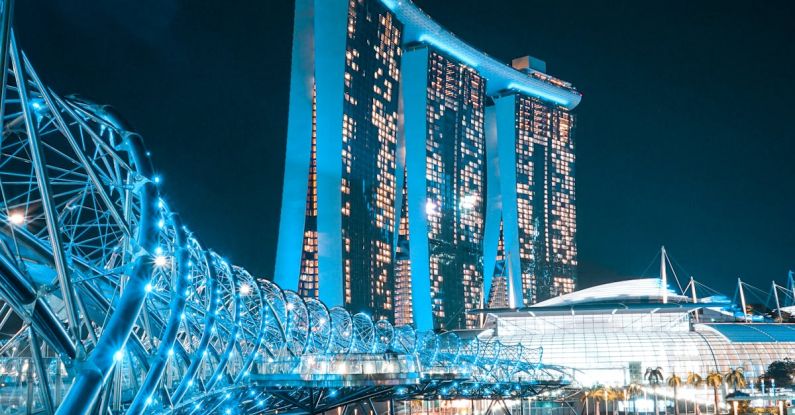 Pedestrian Bridge - Marina Bay Sands Singapore