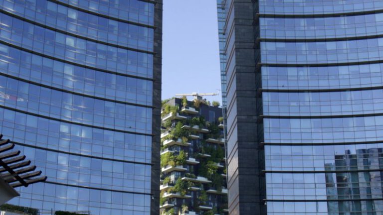 What Makes the Vertical Forest in Milan a Green Architecture Icon?